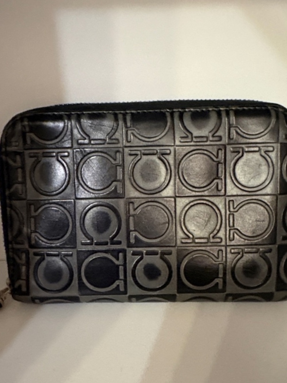 Salvatore Ferragamo GANCINI zip around leather wallet